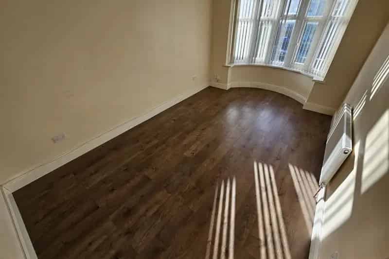 3 4 Bedroom House Handsworth Wood Large Garden Driveway Available Now