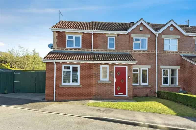 4 Bedroom Semi-Detached House for Sale