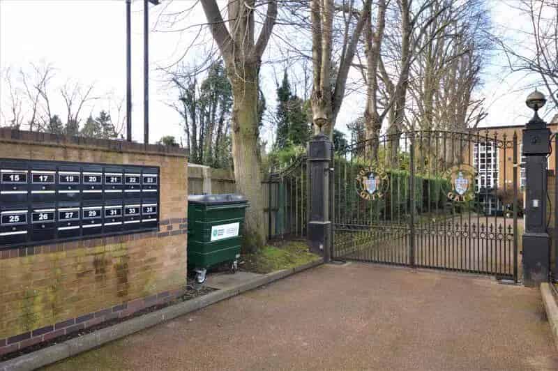 3 Bedroom Townhouse in Moseley - Modern Gated Development