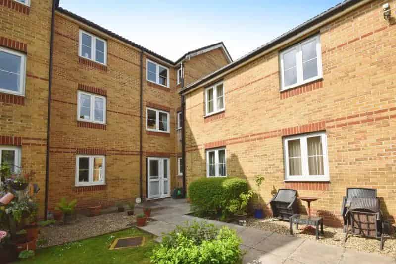 1 Bedroom Apartment for Sale