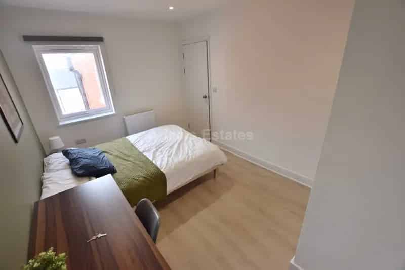 1 Bedroom House Share Near Reading Town Centre