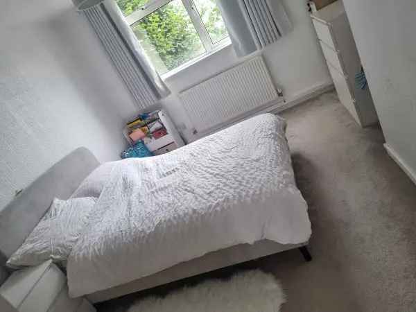 Flat For Rent in Teignbridge, England