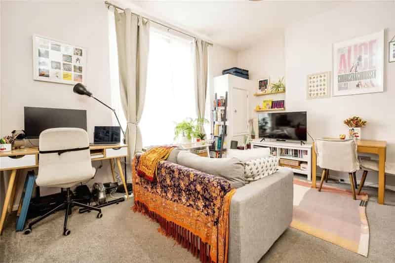 Grade II Listed 1-Bed Apartment in Banbury Town Centre