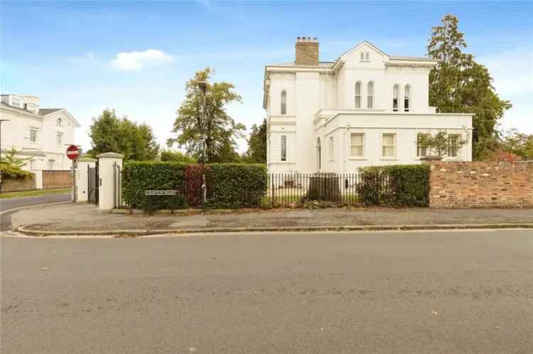 1 Bedroom Apartment for Sale in Cheltenham