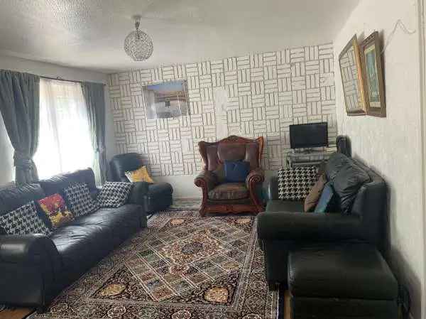 3 Double Bedroom House with Large Garden