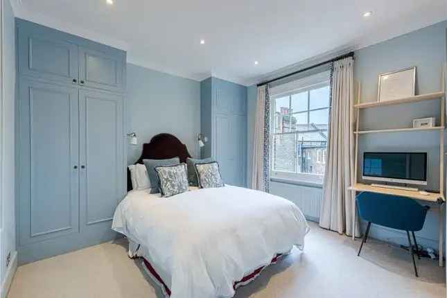 Maisonette for sale in Prince Of Wales Drive, London SW11