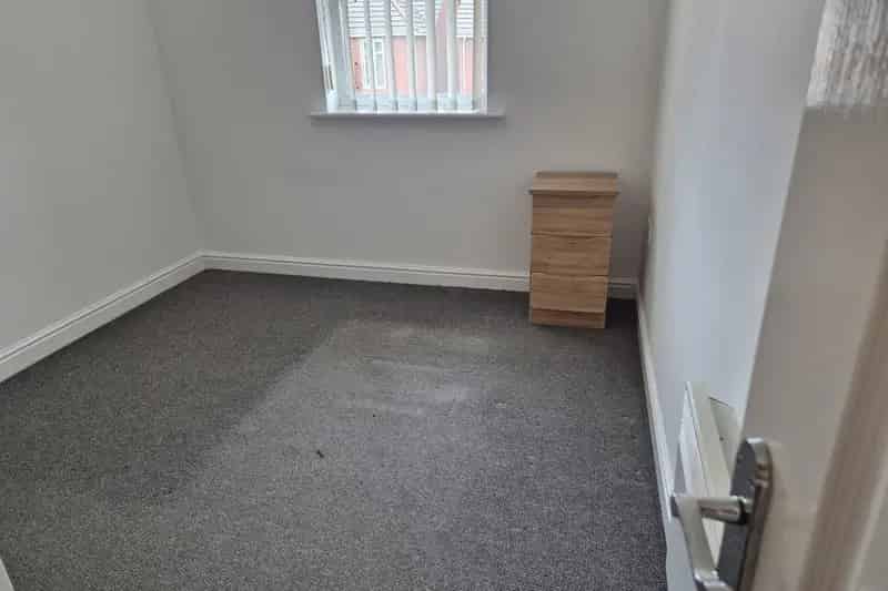 Flat For Rent , Frodsham, England