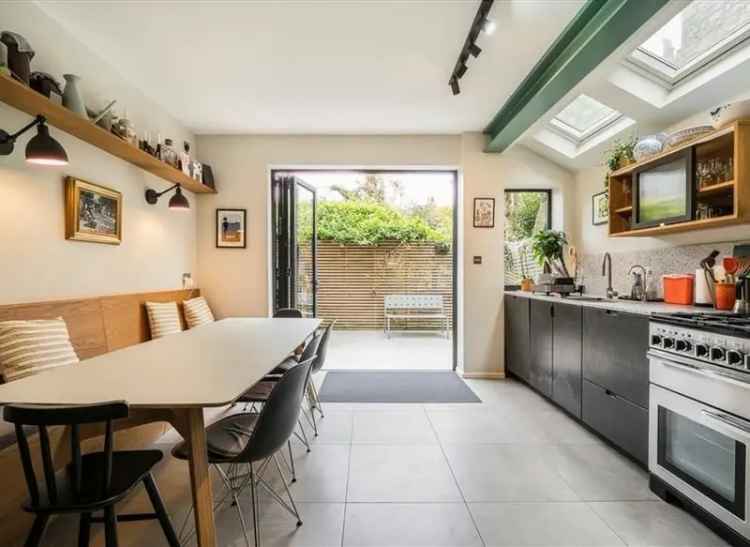 3-Bedroom Freehold House Near Victoria Park
