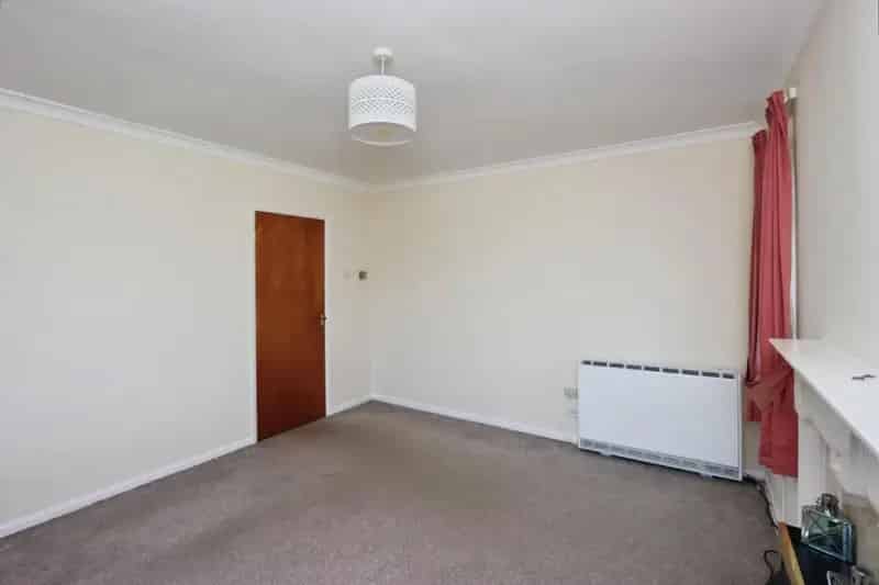 2 Bed Flat for Sale in Sheffields Clover Court