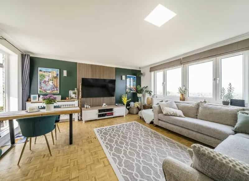 3 Bed Penthouse Apartment with London Skyline Views Near Streatham Hill