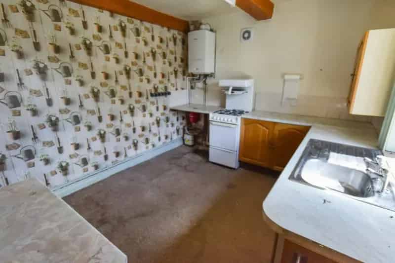 2 Bedroom House For Sale Needs Modernisation