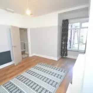 1 Bed Flat 41m Manchester Large Garden