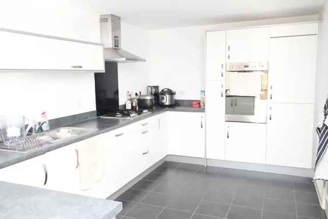 3 Bed House To Rent Butterfields Development Bristol