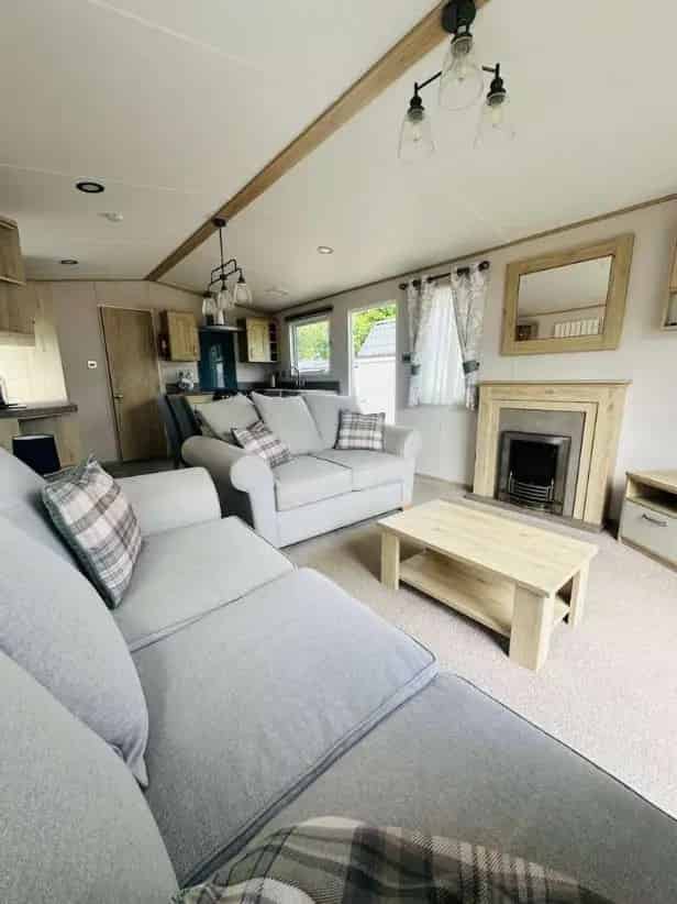2 Bed Windermere Coastal Getaway Near Sandown Beach