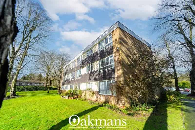 2 Bedroom Top Floor Apartment For Sale