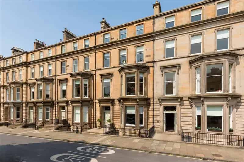 2 Bedroom Apartment for Sale in Edinburgh West End