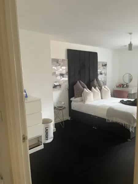 Spacious 2-Bedroom House near Denmark Hill Oval
