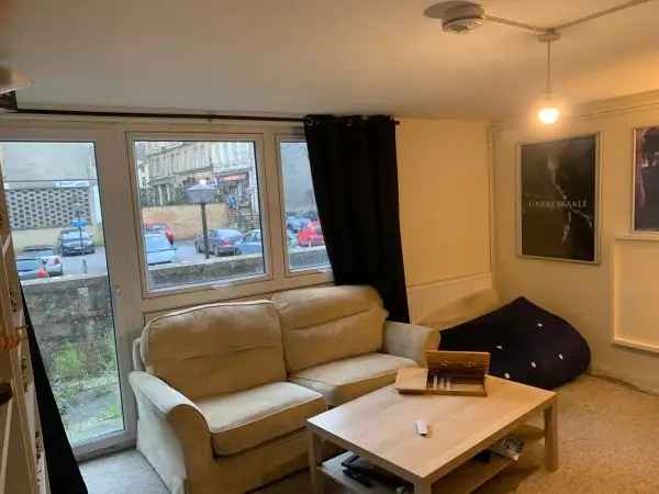 Flat For Rent in Bath, England