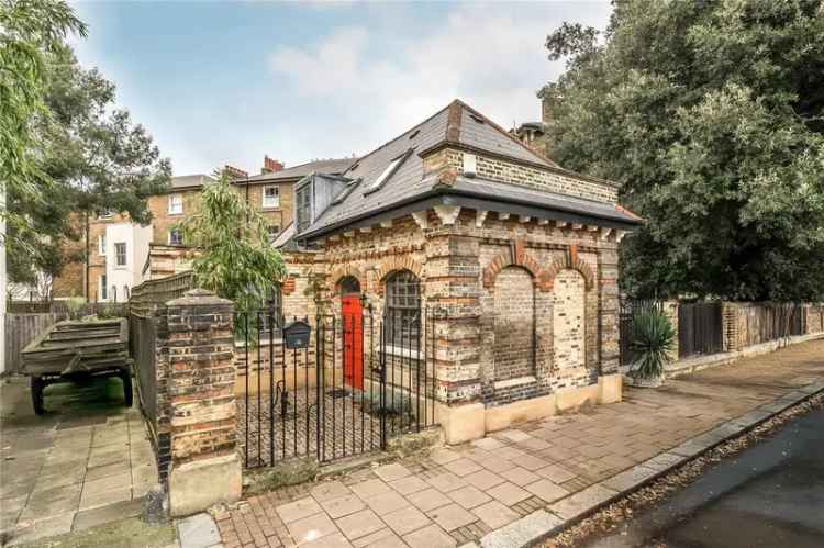 3 Bedroom Detached House for Sale in Brixton