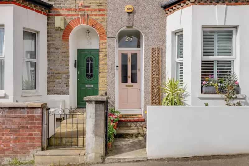 3 Bedroom Semi-Detached House to Rent