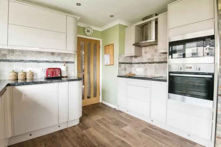 2 Bedroom Bungalow for Sale in Sampford Peverell