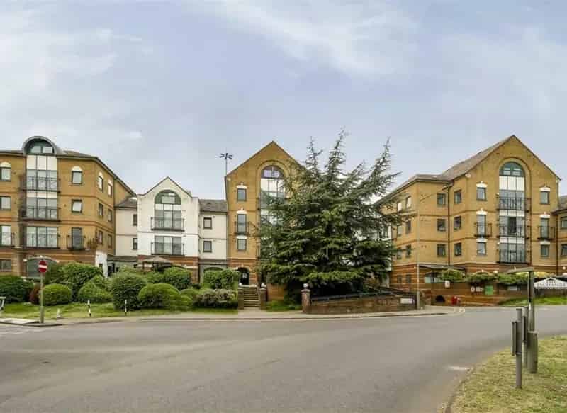 Ground Floor Studio Flat Near Brent Cross