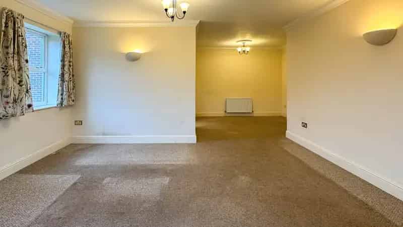 2 Bedroom Apartment near Reading Station