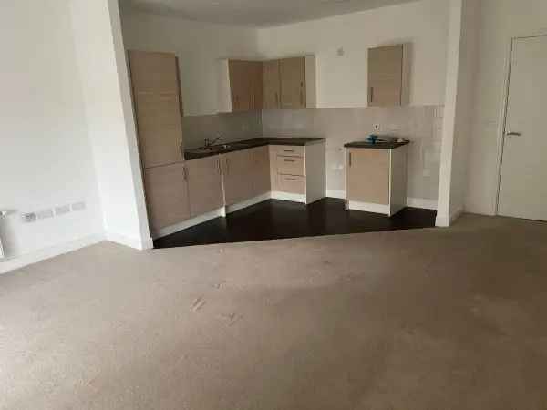 Flat For Rent in Southend-on-Sea, England