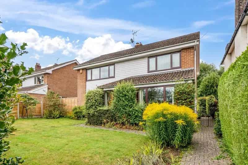 4 Bedroom Detached House for Sale in Dursley
