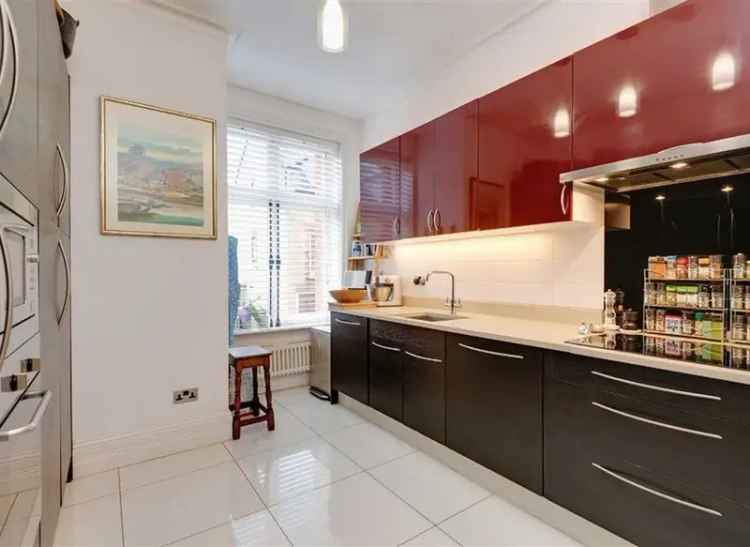 Three Double Bedroom Victorian Apartment Near Bloomsbury and Fitzrovia