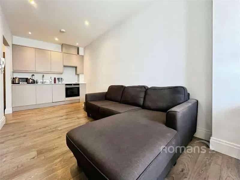 1 Bed Flat for Sale Central Location No Chain