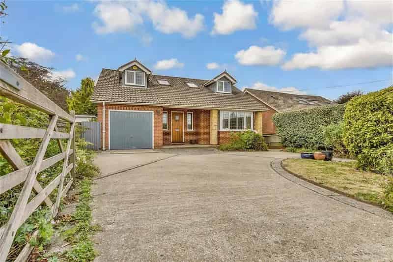 4 bedroom detached bungalow for sale