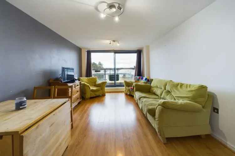 Two-Bedroom Town Centre Flat with Balcony and Communal Garden