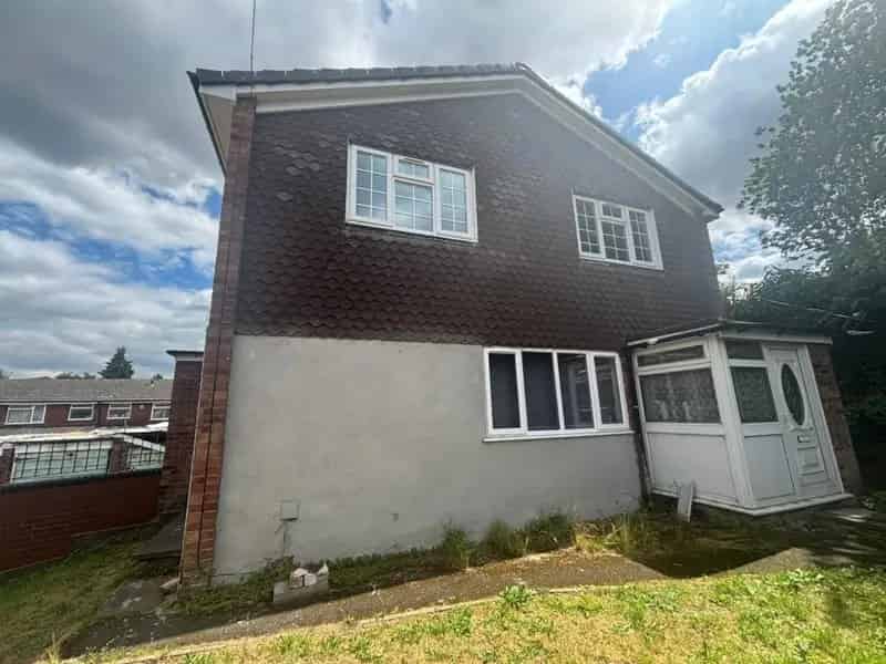 3 Bedroom Semi-Detached House To Let