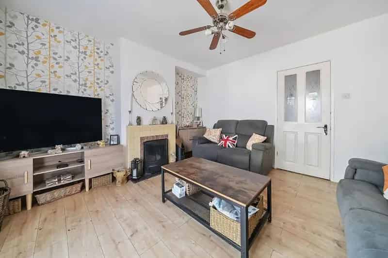3 Bed Family Home for Sale in Oakridge Basingstoke