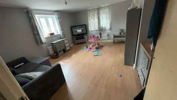 Flat For Rent in Wealden, England