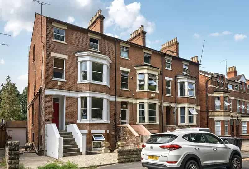 5 Bedroom House For Sale
