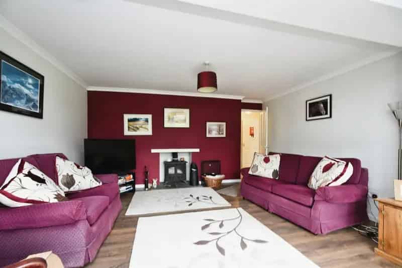 4-Bedroom Semi-Detached Home in Hannington