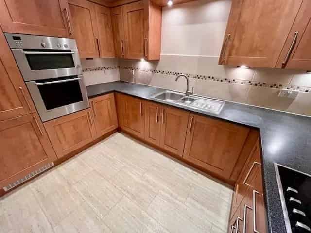 Two-Bedroom Apartment Near Dorridge Station - Zero Deposit Option