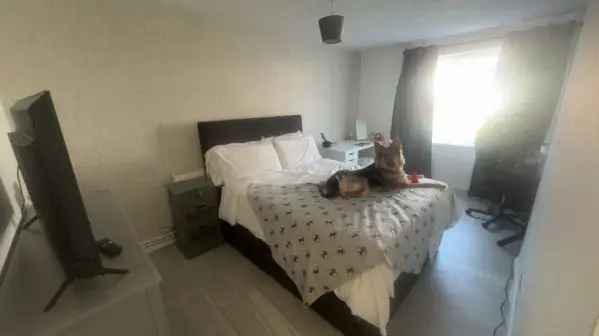 1 Bedroom Ground Floor Flat Near Potters Bar Station