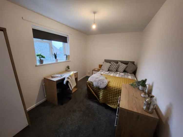 3 bedroom flat to rent