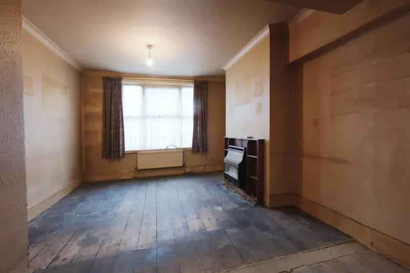 Lewes Renovation Project Two Double Bedrooms Tiered Garden