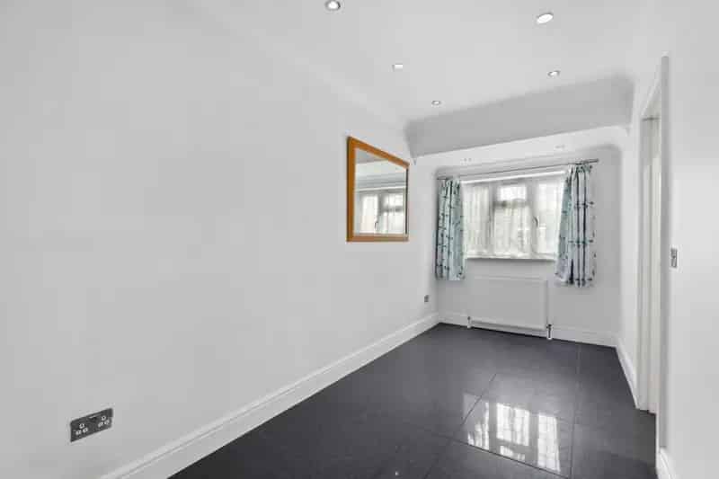 Flat
 To Rent