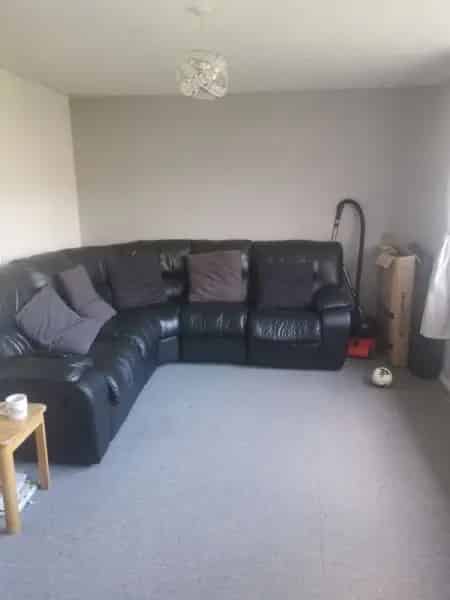 2 Double Bedroom Flat Near Train Station Newly Decorated Large Gardens