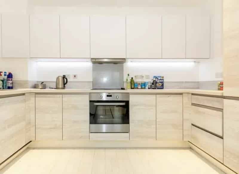 One Bedroom Executive Apartment with Balcony and Parking