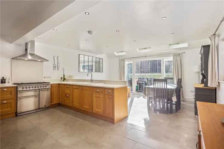 House For Sale in Marlborough, England