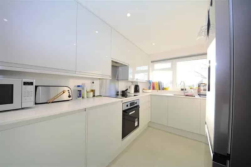 2 Bedroom Apartment House to Rent East Finchley