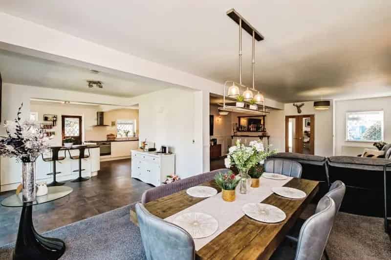 Four Bedroom Detached Chalet Bungalow Offington
