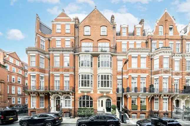 Flat for sale in Green Street, London W1K