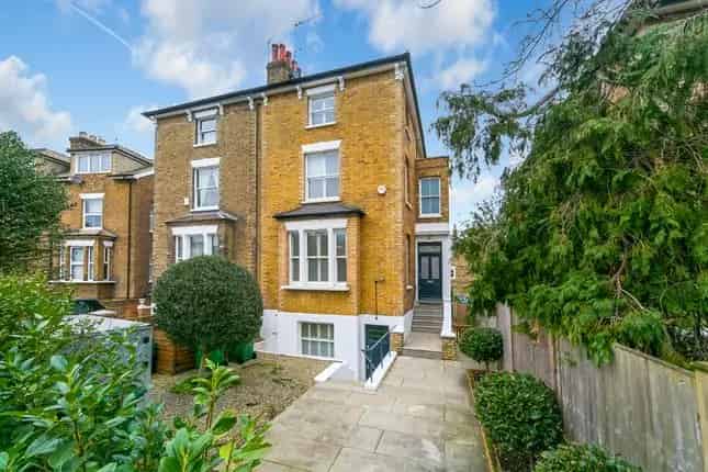 Semi Detached House for Sale Sheen Road Richmond TW9
